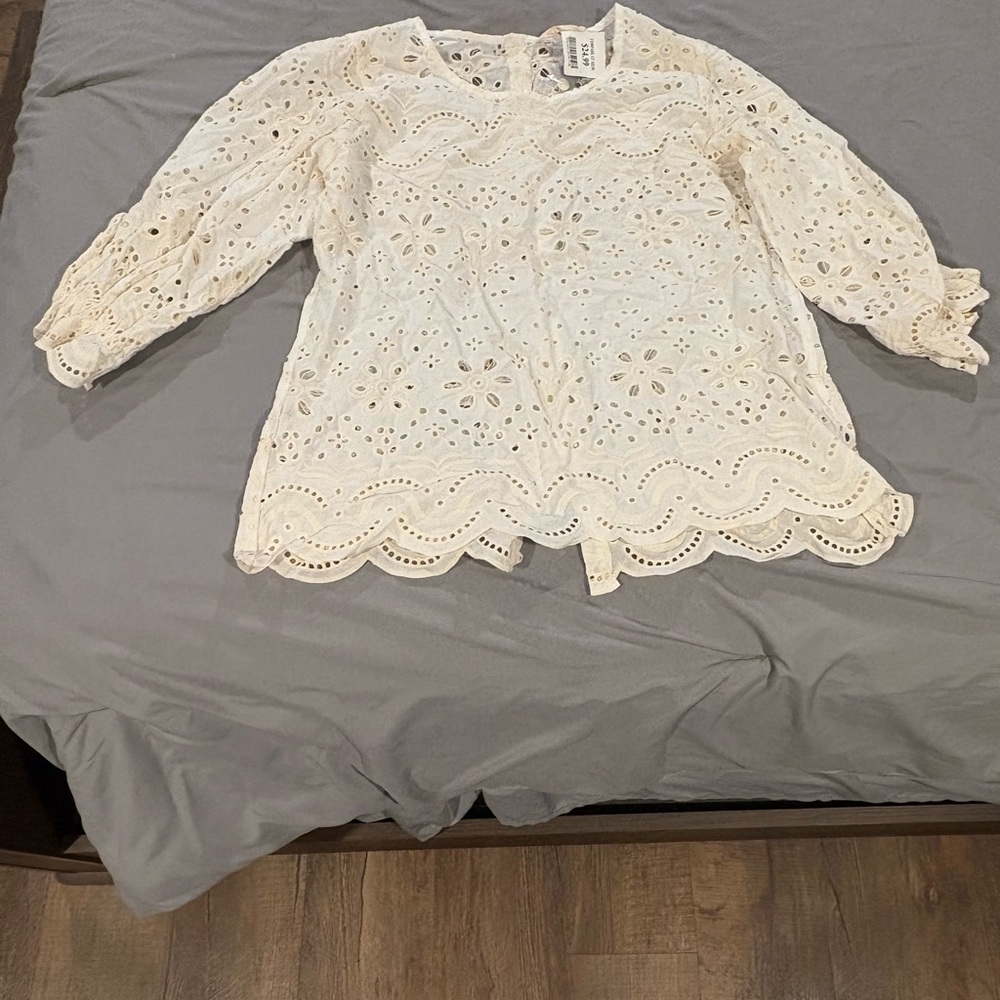 Size Medium Solitaire White Lace Shirt.